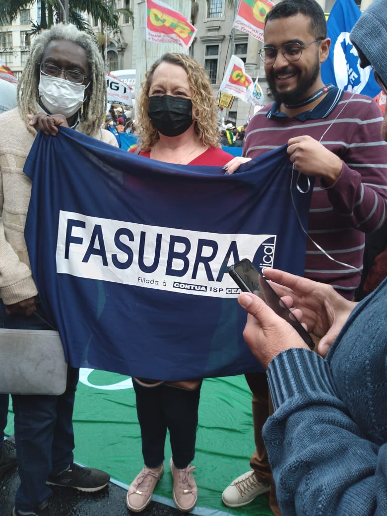 ASSOJURIS, SINJURIS e FENAJUD presentes no ato pela defesa da democracia