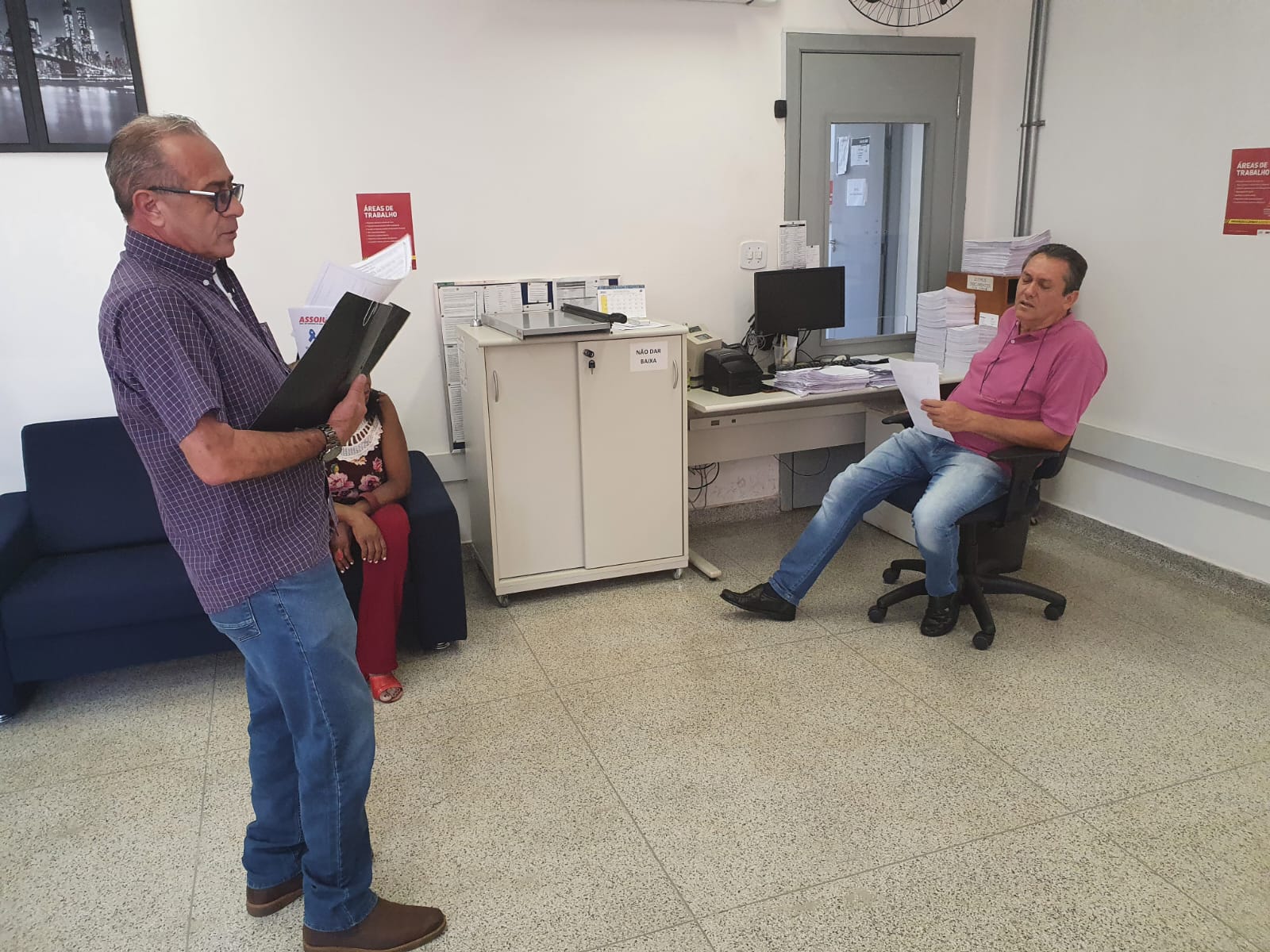 Servidores de SÃO JOAQUIM DA BARRA são visitados pela ASSOJURIS