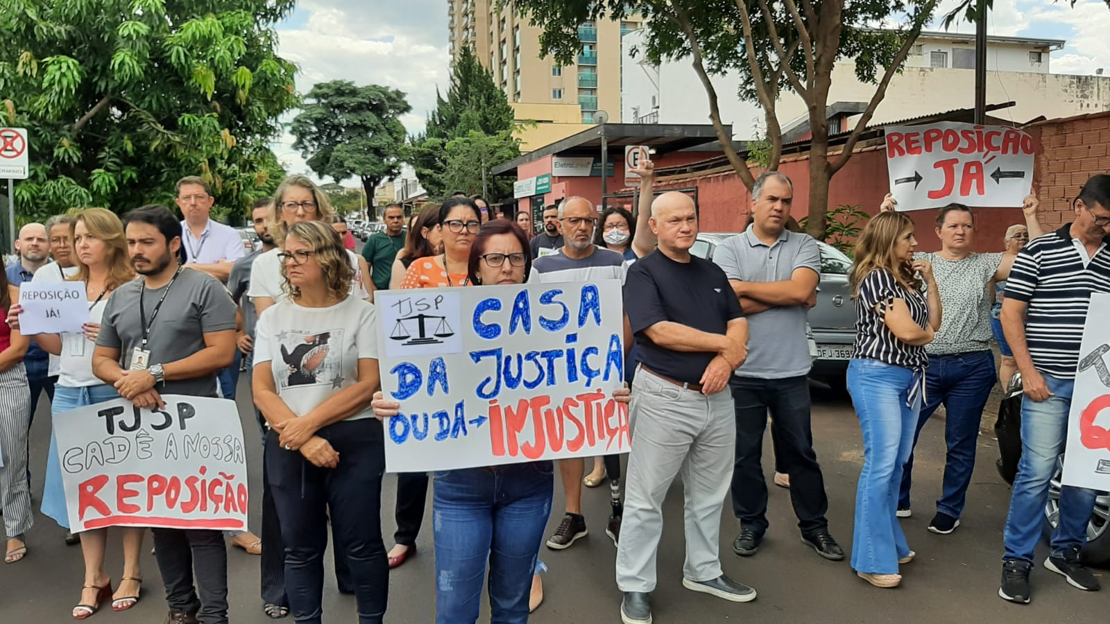 Ribeirão Preto – Servidores deliberam pela paralização no dia 12 de abril das 13:00 as 17:00 horas.