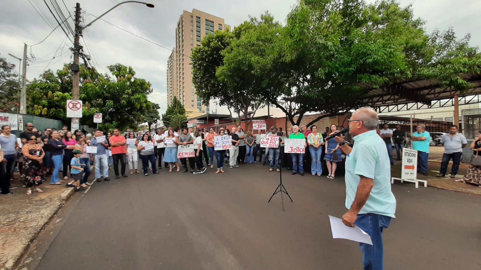 Ribeirão Preto – Servidores deliberam pela paralização no dia 12 de abril das 13:00 as 17:00 horas.