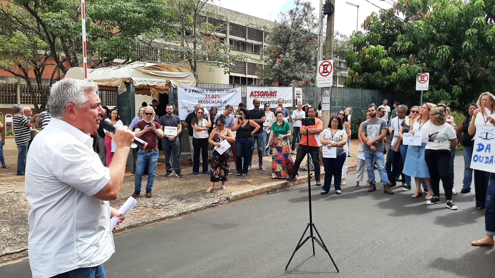Ribeirão Preto – Servidores deliberam pela paralização no dia 12 de abril das 13:00 as 17:00 horas.