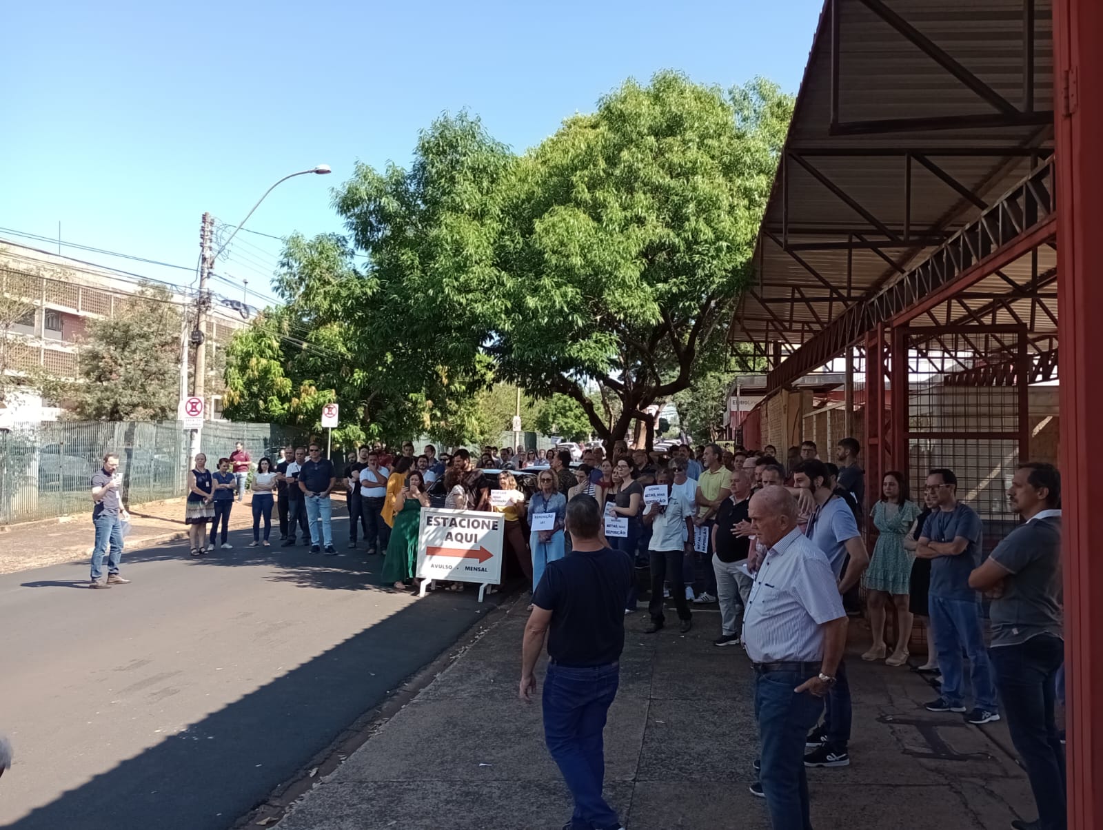 CALOTE – SERVIDORES DE RIBEIRÃO PRETO REALIZAM ATO EM PROTESTO PELA NÃO CONCESSÃO DA RECOMPOSIÇÃO SALARIAL