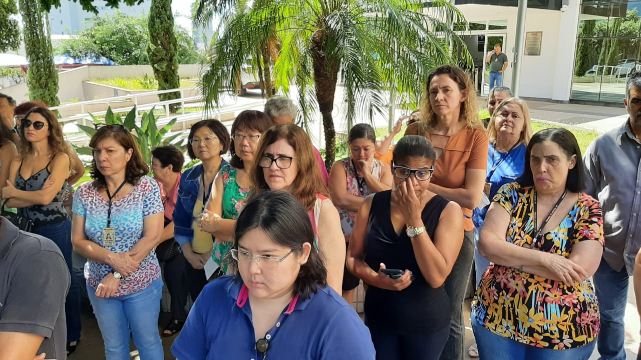 ASSOJURIS ORIENTA SERVIDORES – AUSÊNCIA DE CONTRAPARTIDA – GREVE DEVE SER A ALTERNATIVA