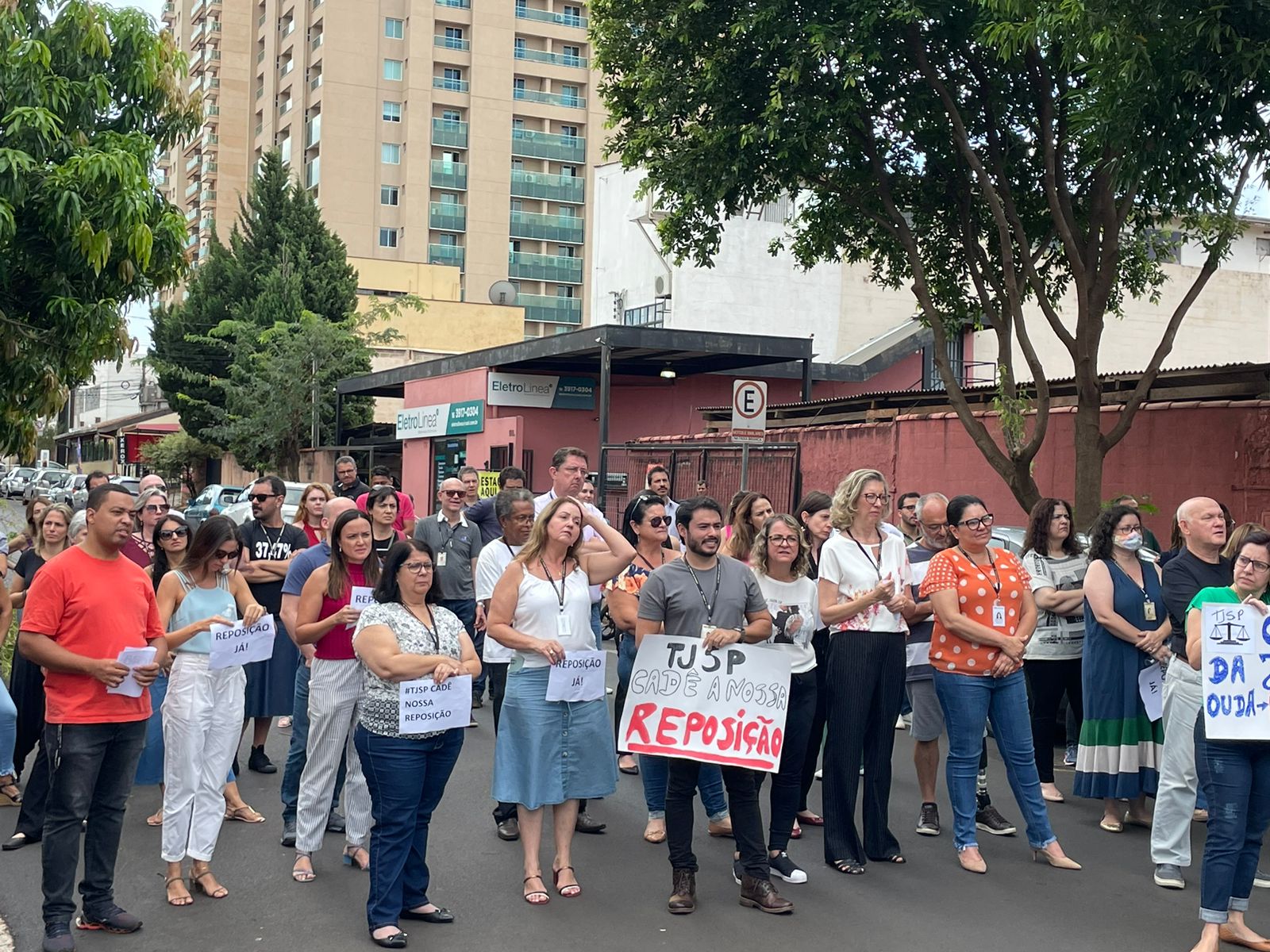 Ribeirão Preto – Servidores deliberam pela paralização no dia 12 de abril das 13:00 as 17:00 horas.