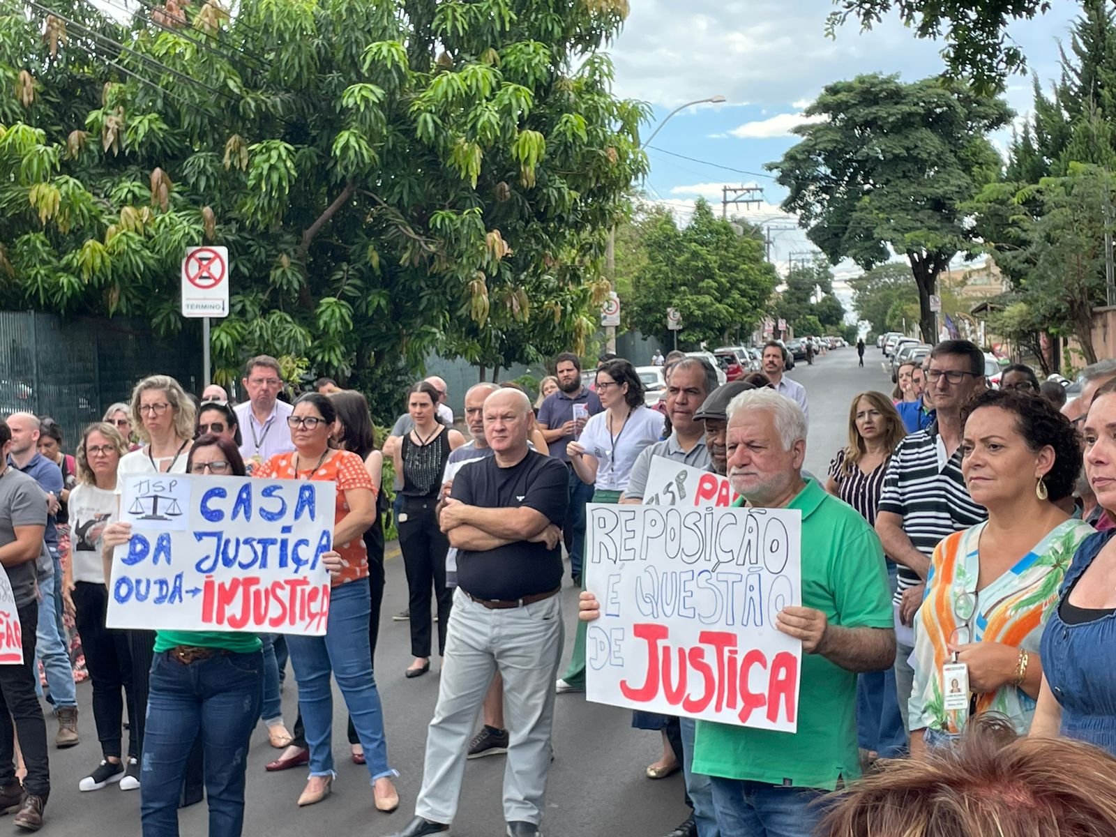 Ribeirão Preto – Servidores deliberam pela paralização no dia 12 de abril das 13:00 as 17:00 horas.