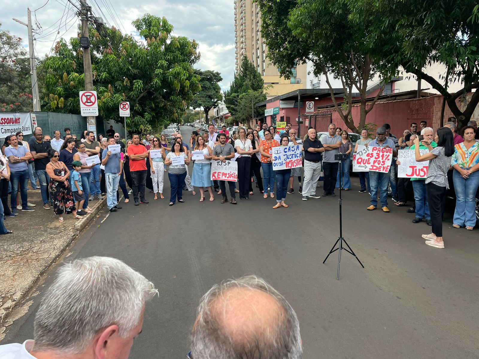 Ribeirão Preto – Servidores deliberam pela paralização no dia 12 de abril das 13:00 as 17:00 horas.