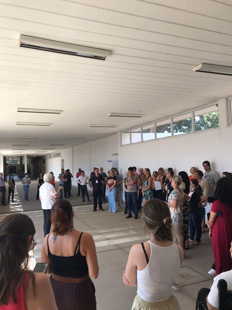SERVIDORES DE CAMPINAS EM PROTESTO AO NÃO CUMPRIMENTO AO  DIREITO CONSTITUCIONAL DA DATA BASE DELIBERAM PELA PARALISAÇÃO