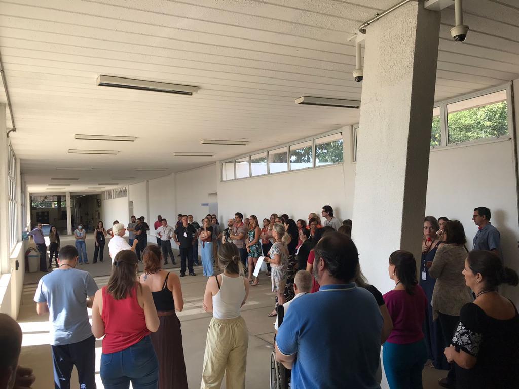 SERVIDORES DE CAMPINAS EM PROTESTO AO NÃO CUMPRIMENTO AO  DIREITO CONSTITUCIONAL DA DATA BASE DELIBERAM PELA PARALISAÇÃO