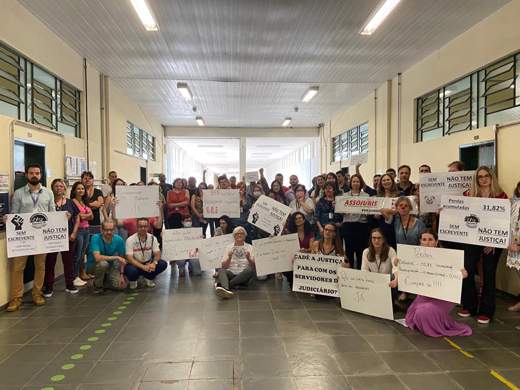GREVE E INDIGNAÇÃO – APESAR DO ANÚNCIO DA CONCESSÃO DE 6% DE REPOSIÇÃO SALARIAL