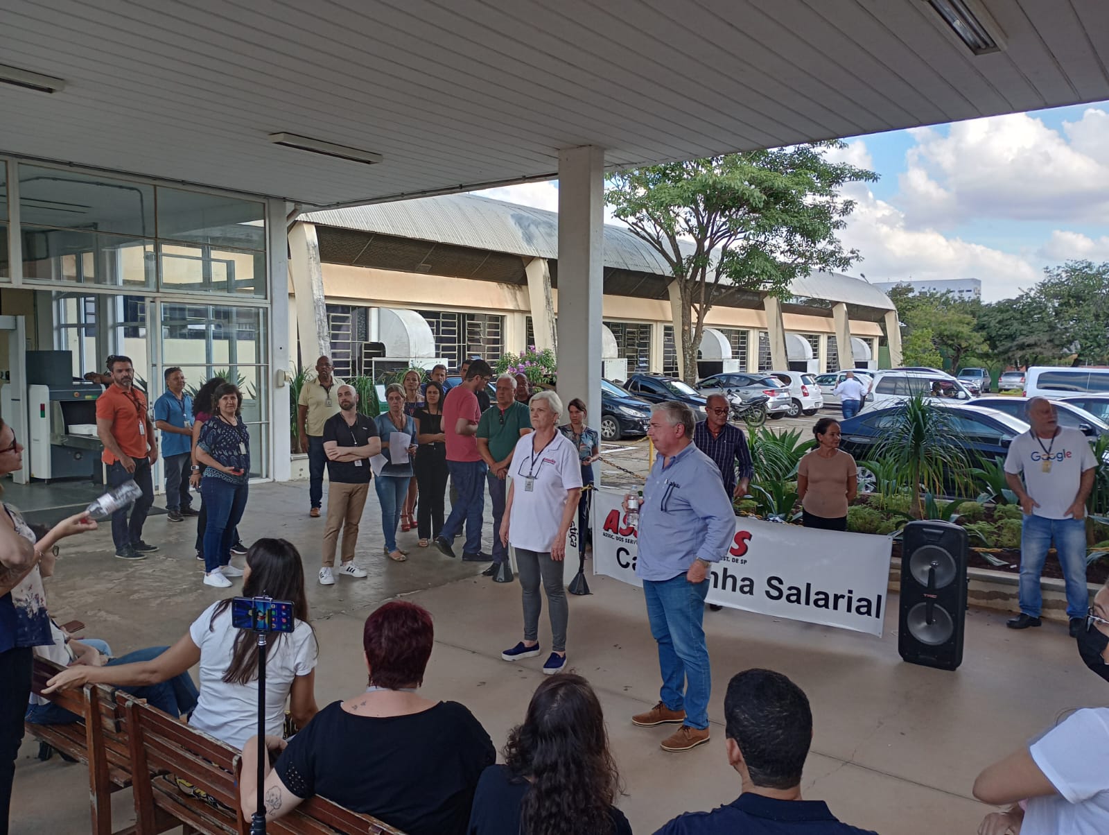 GREVE E INDIGNAÇÃO – APESAR DO ANÚNCIO DA CONCESSÃO DE 6% DE REPOSIÇÃO SALARIAL