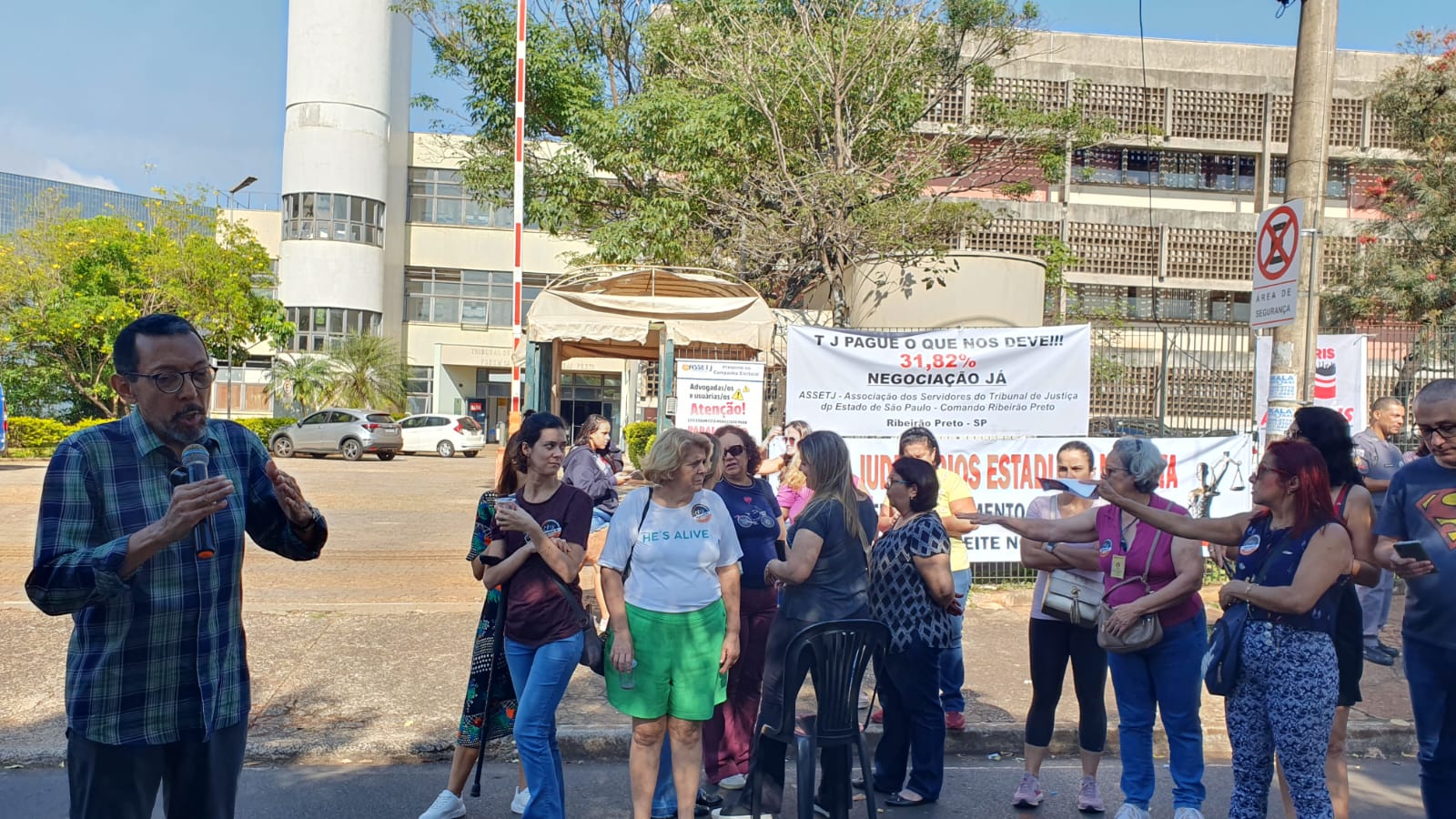 Servidores do forum de Ribeirão Preto estão parados
