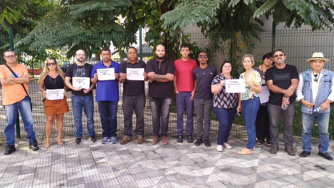 Servidores do fórum de Caraguatatuba estão parados
