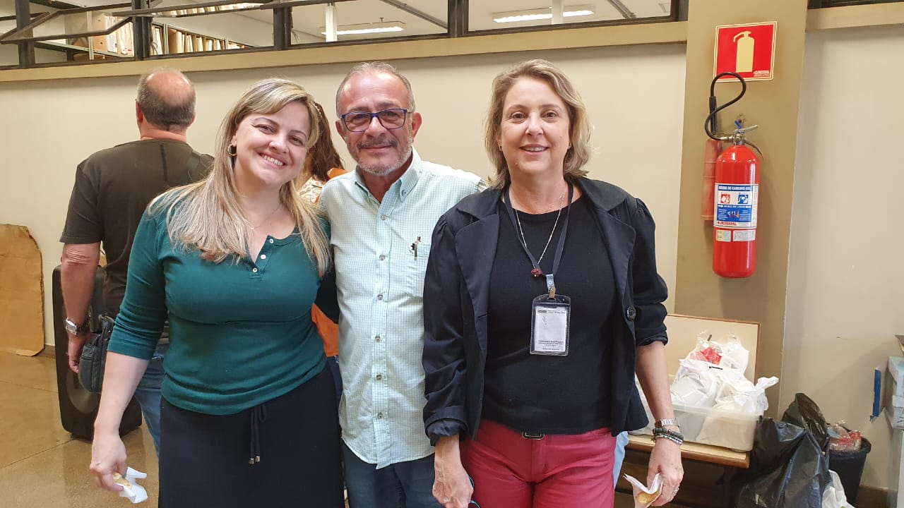 O TJ-SP pressiona e ameaça, enquanto servidores se unem e confraternizam