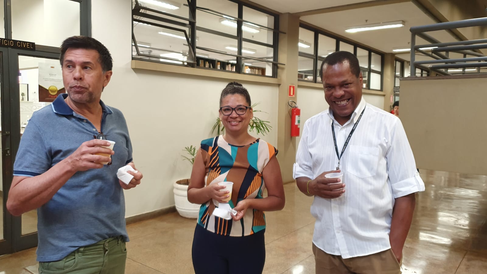 O TJ-SP pressiona e ameaça, enquanto servidores se unem e confraternizam