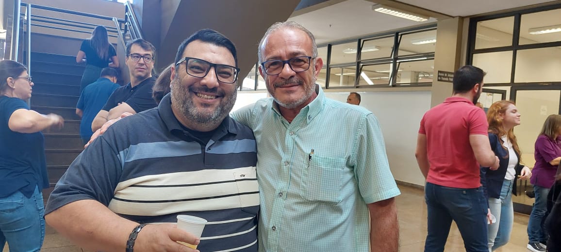 O TJ-SP pressiona e ameaça, enquanto servidores se unem e confraternizam