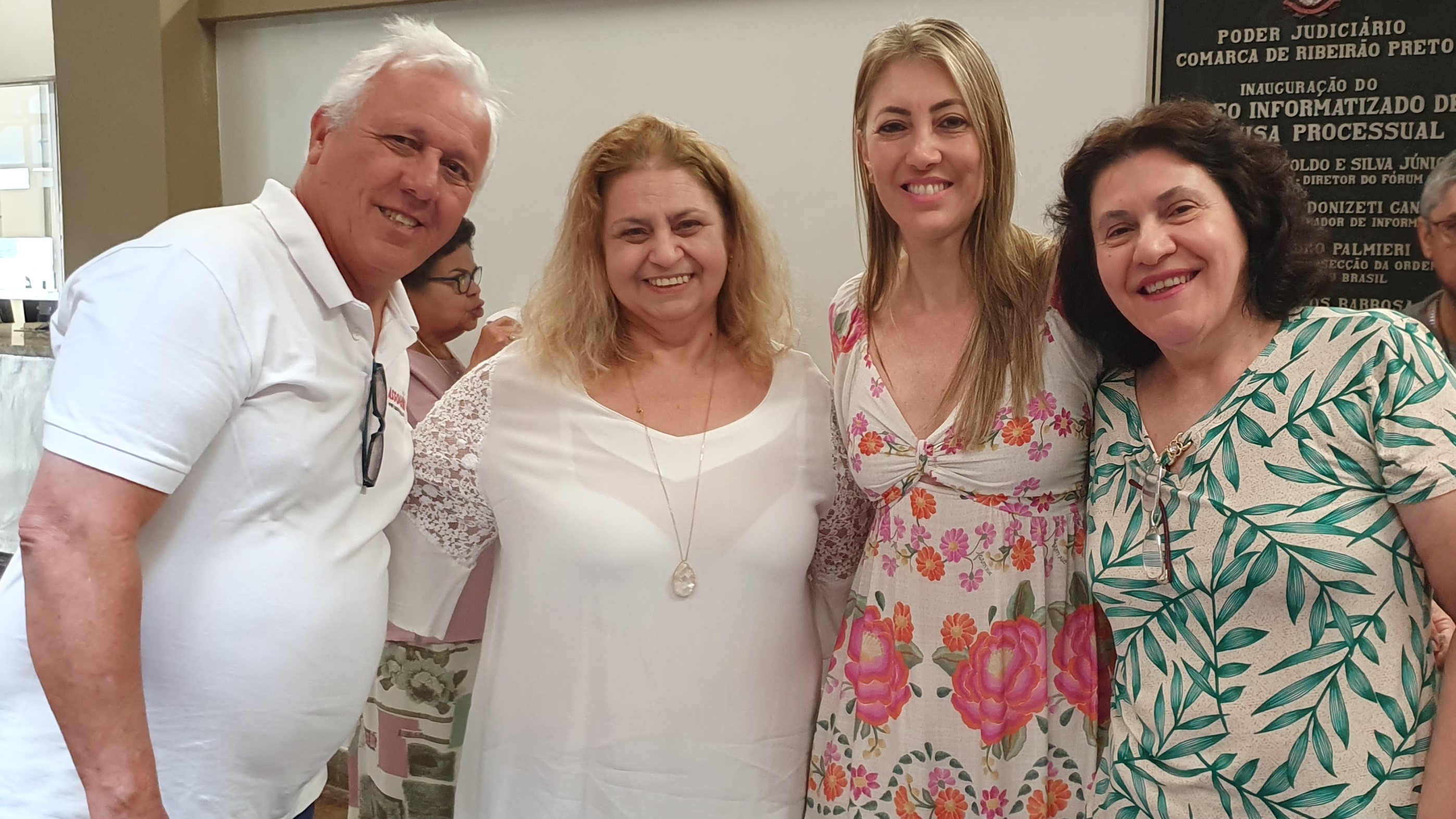 Servidores comemoram aniversariantes de julho