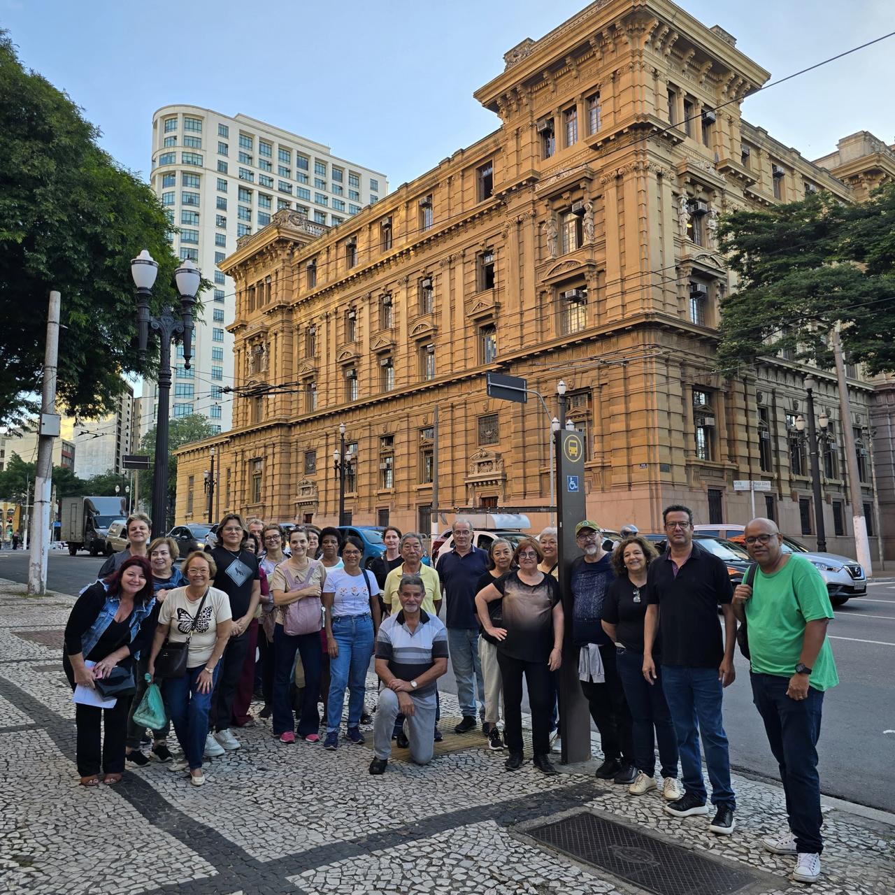 Judiciários Estaduais de São Paulo deflagram greve, por tempo indeterminado.