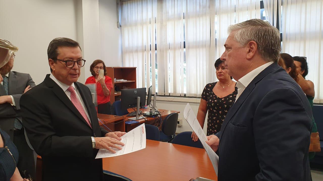 Assojuris protocola novo expediente em mãos da Presidência do TJSP