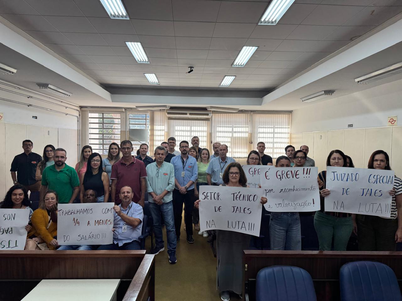 Judiciários na Luta! 4º dia de Greve