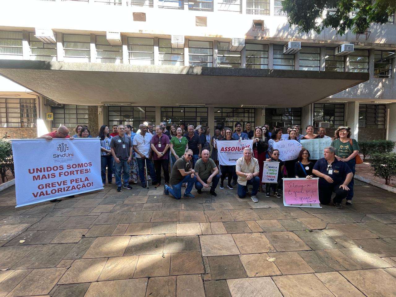Judiciários na Luta! 4º dia de Greve