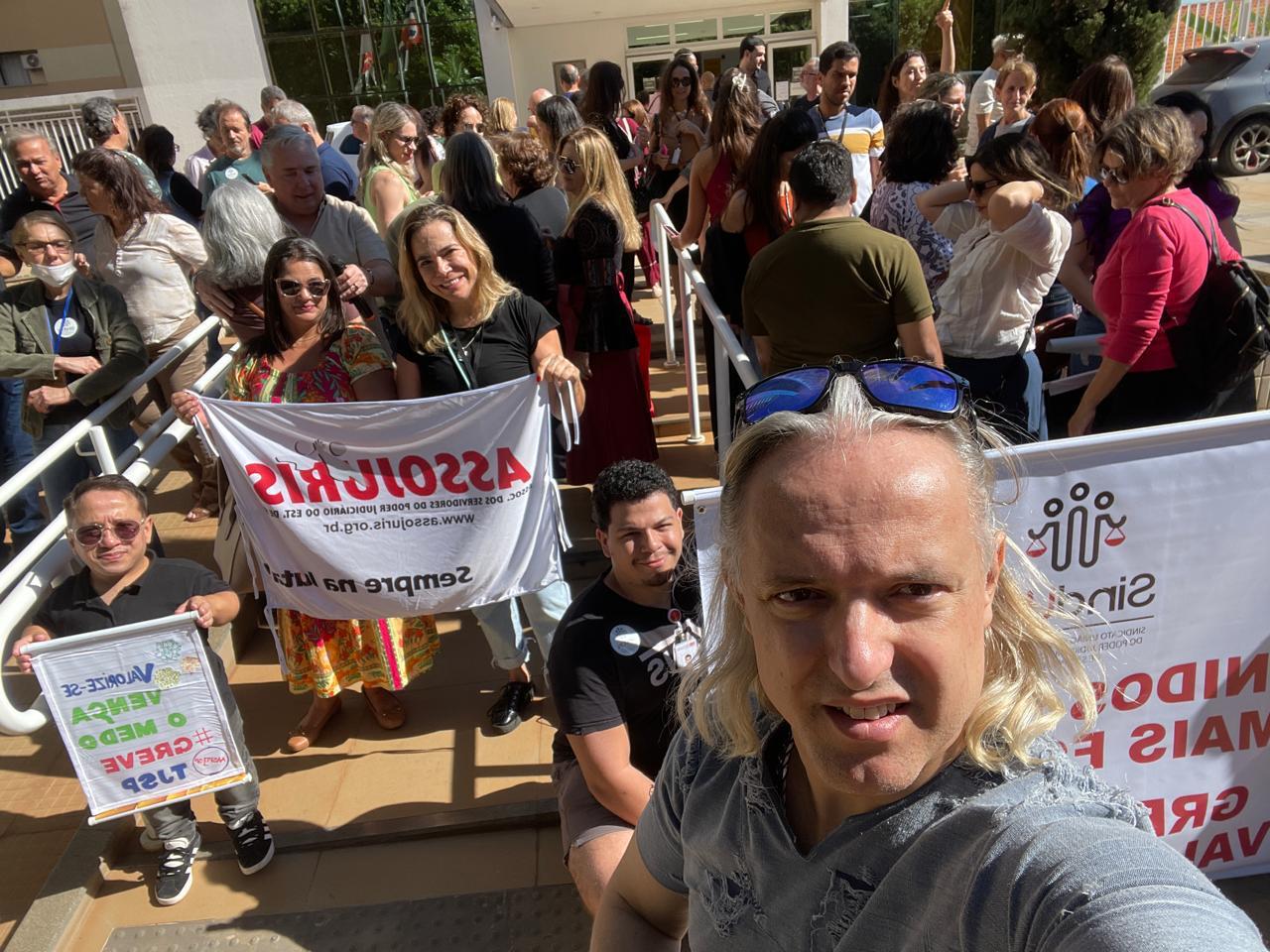 Assojuris – Judiciários- Mobilização Intensa – Câmara do Município de Assis se Manifesta em Favor de Servidores Grevistas