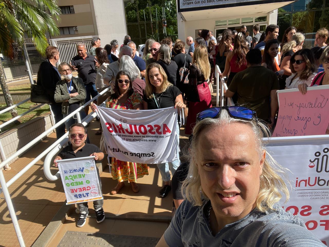 Assojuris – Judiciários- Mobilização Intensa – Câmara do Município de Assis se Manifesta em Favor de Servidores Grevistas