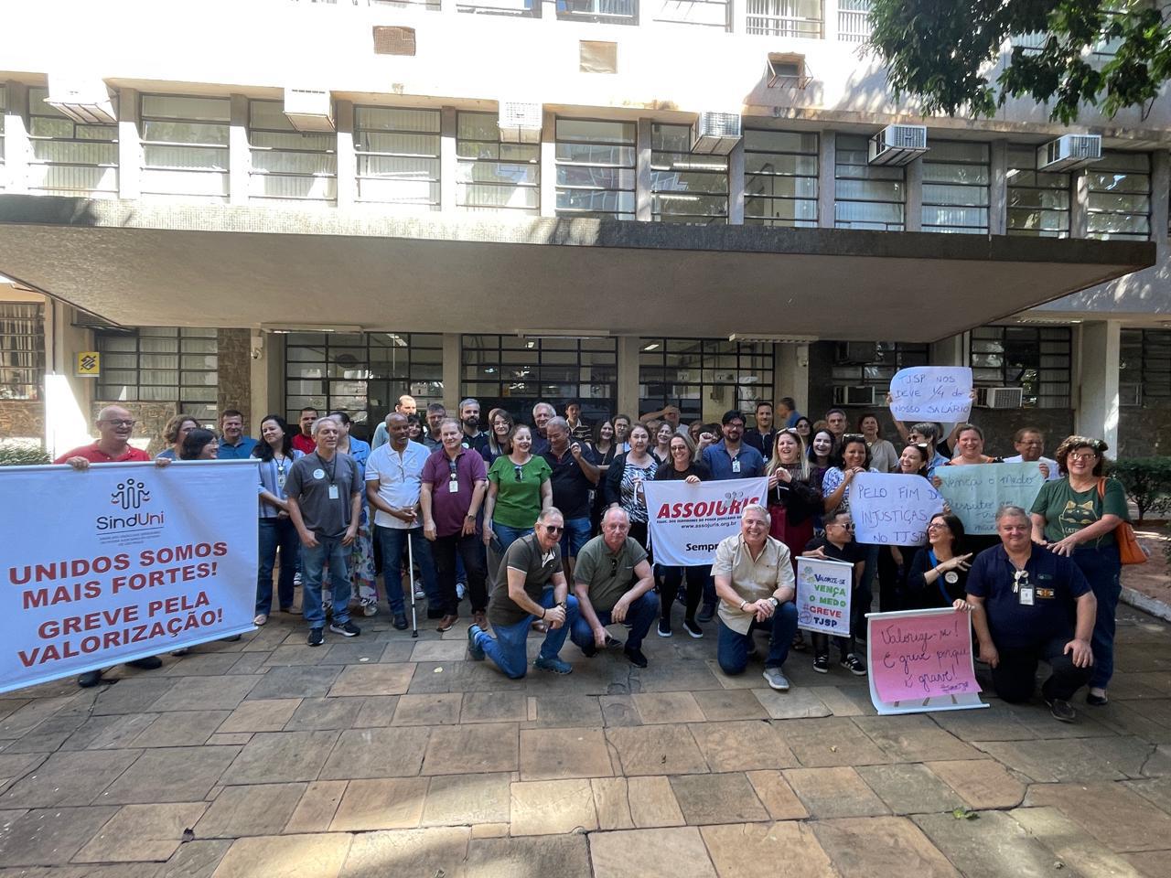 Greve no Judiciário – Adesão dos Oficiais de Justiça de Rio Preto Associados à Assojuris é Grande