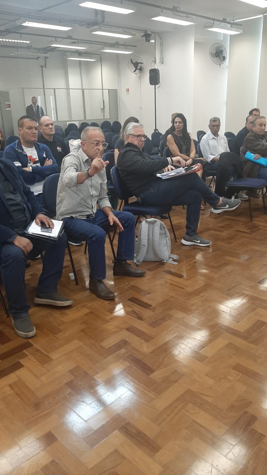 Servidores lotam Praça João Mendes e TJSP Lança Proposta no 15º Dia de Greve para Suspender Movimento Paredista