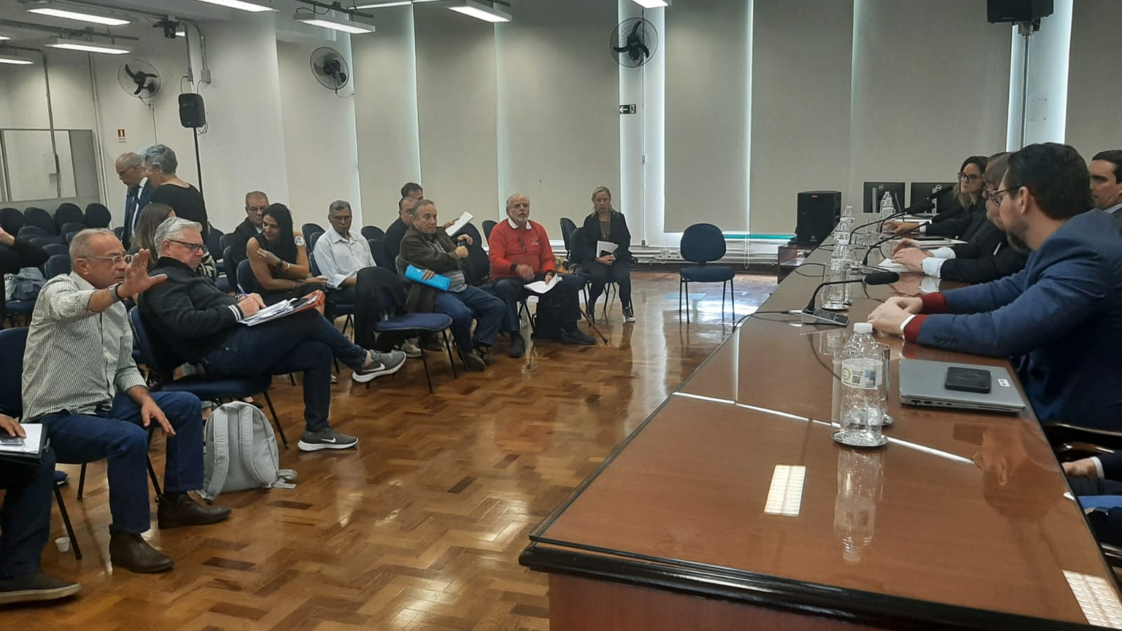Servidores lotam Praça João Mendes e TJSP Lança Proposta no 15º Dia de Greve para Suspender Movimento Paredista