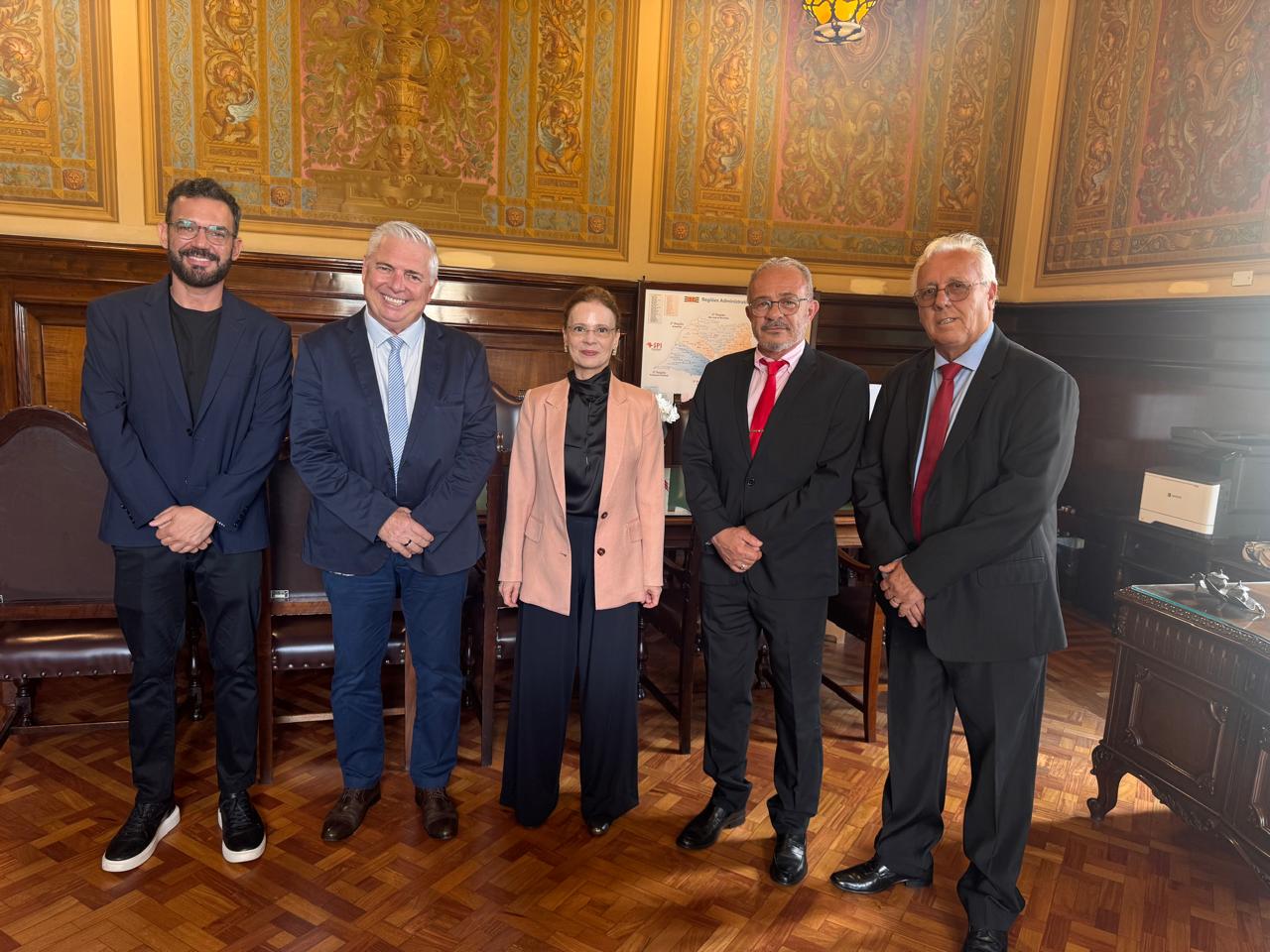 Dirigentes da Assojuris visitam Presidente e Corregedora do TJ-SP